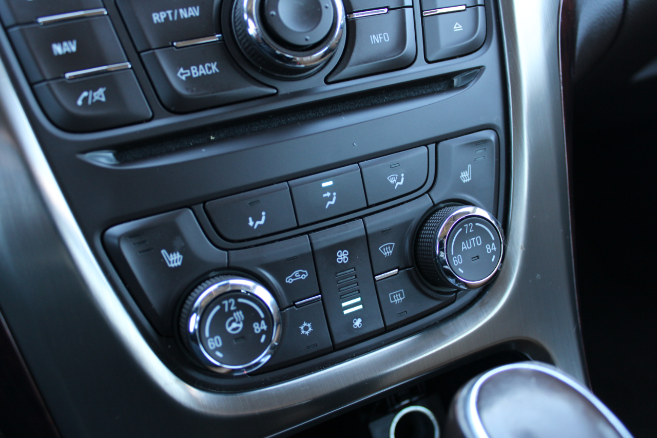 Buick Verano 4dr Sdn Leather Group 2014