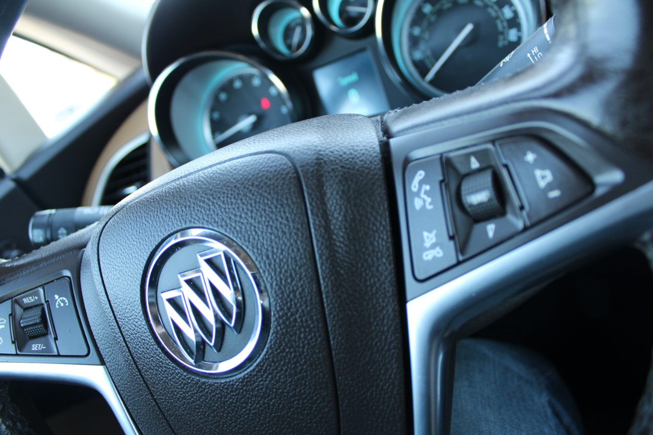 Buick Verano 4dr Sdn Leather Group 2014