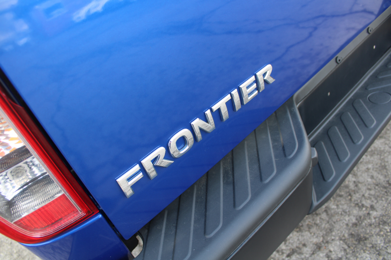 Nissan Frontier 4WD Crew Cab SWB Auto SV 2012