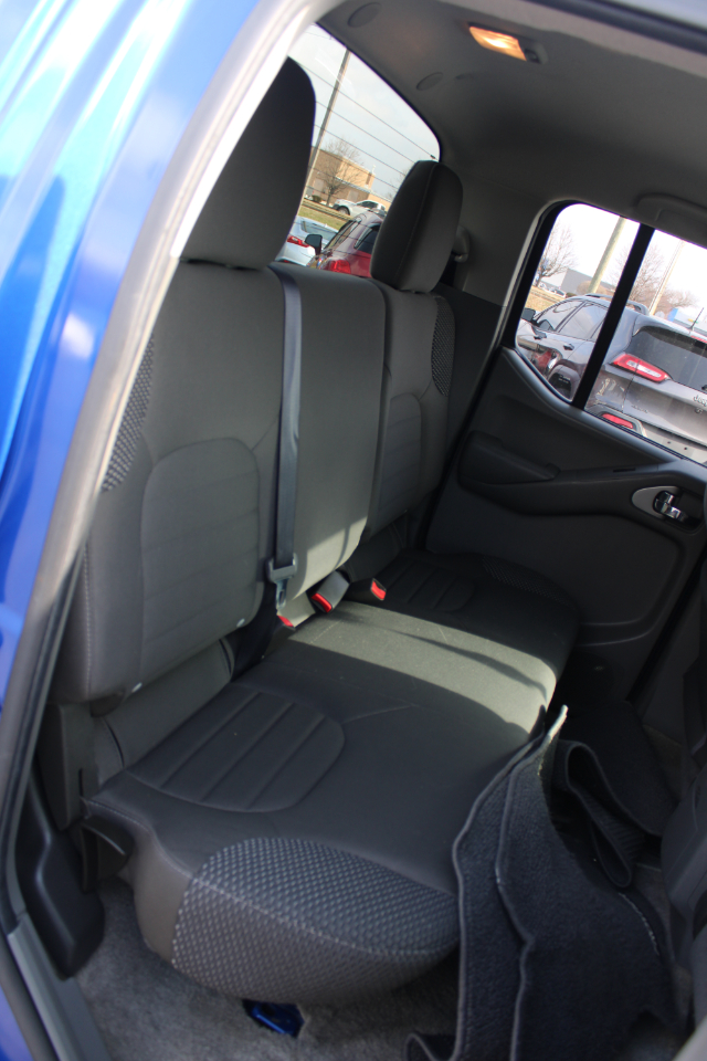 Nissan Frontier 4WD Crew Cab SWB Auto SV 2012