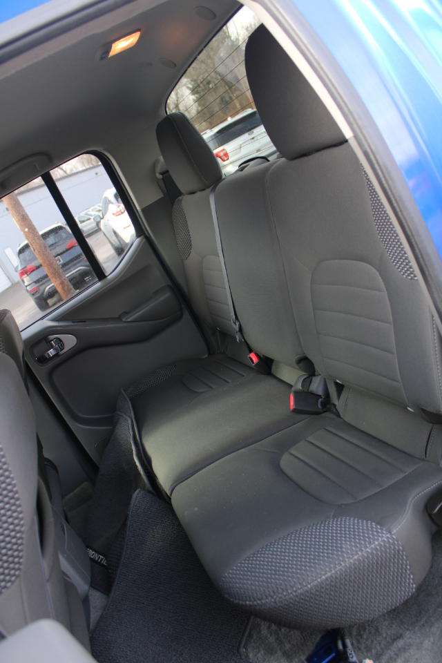 Nissan Frontier 4WD Crew Cab SWB Auto SV 2012