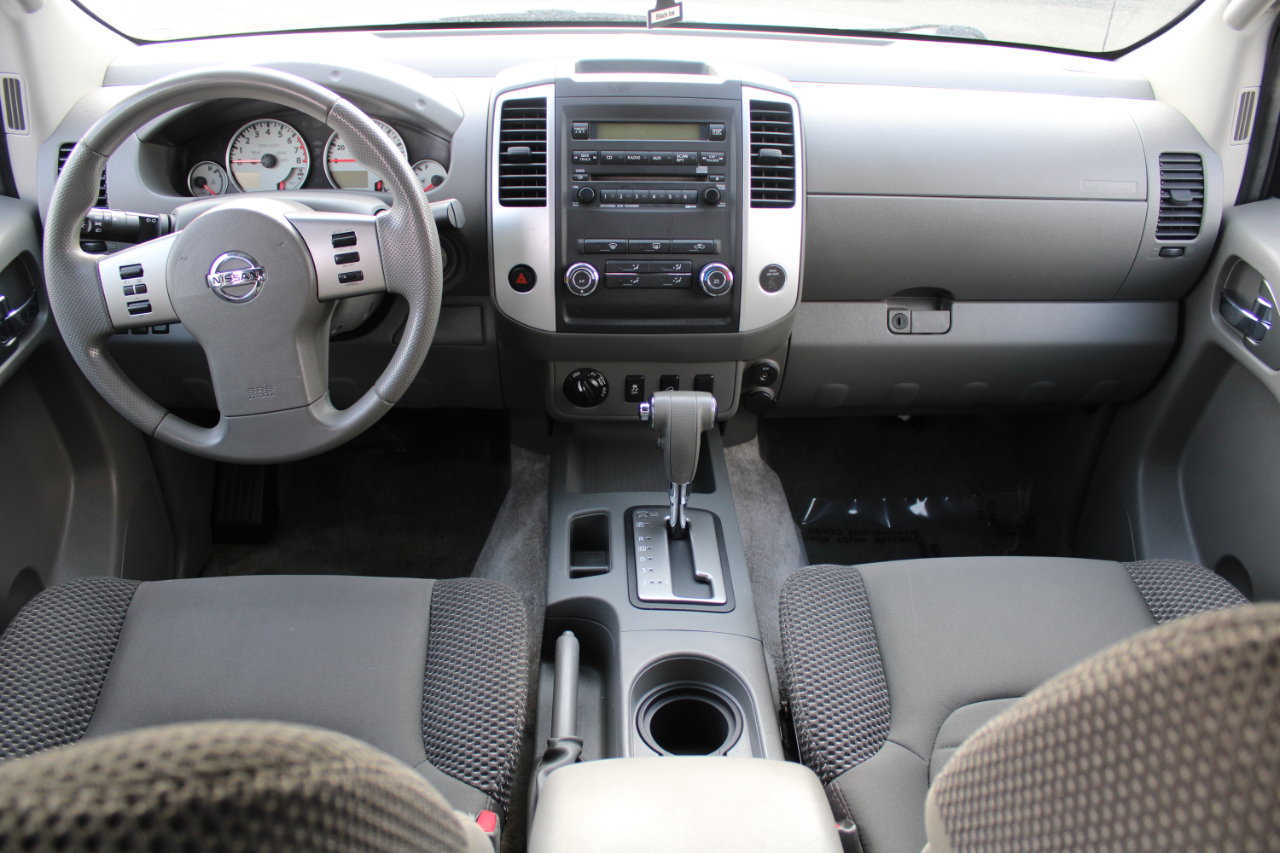 Nissan Frontier 4WD Crew Cab SWB Auto SV 2012