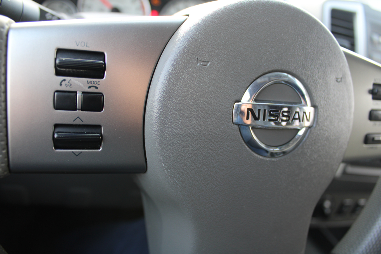 Nissan Frontier 4WD Crew Cab SWB Auto SV 2012