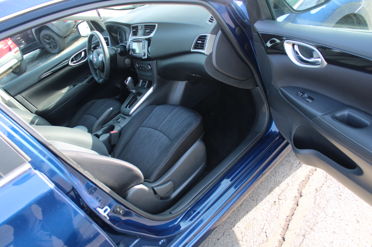 Nissan Sentra 4dr Sdn I4 CVT SV 2016