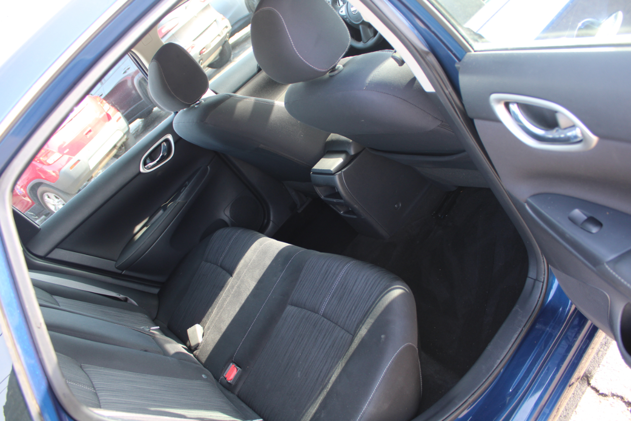 Nissan Sentra 4dr Sdn I4 CVT SV 2016