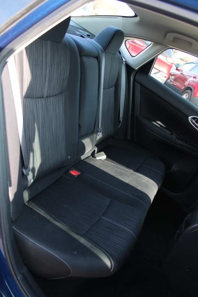 Nissan Sentra 4dr Sdn I4 CVT SV 2016