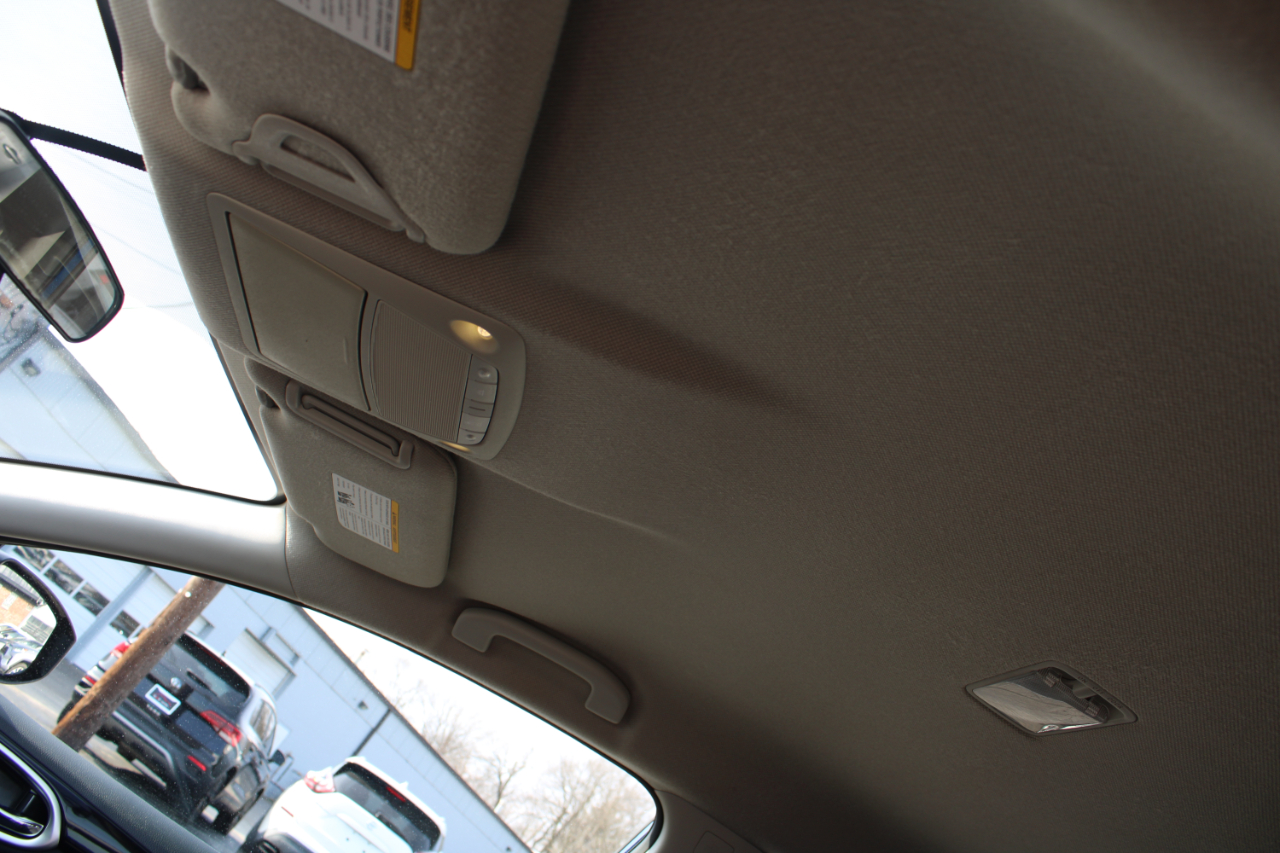 Nissan Sentra 4dr Sdn I4 CVT SV 2016