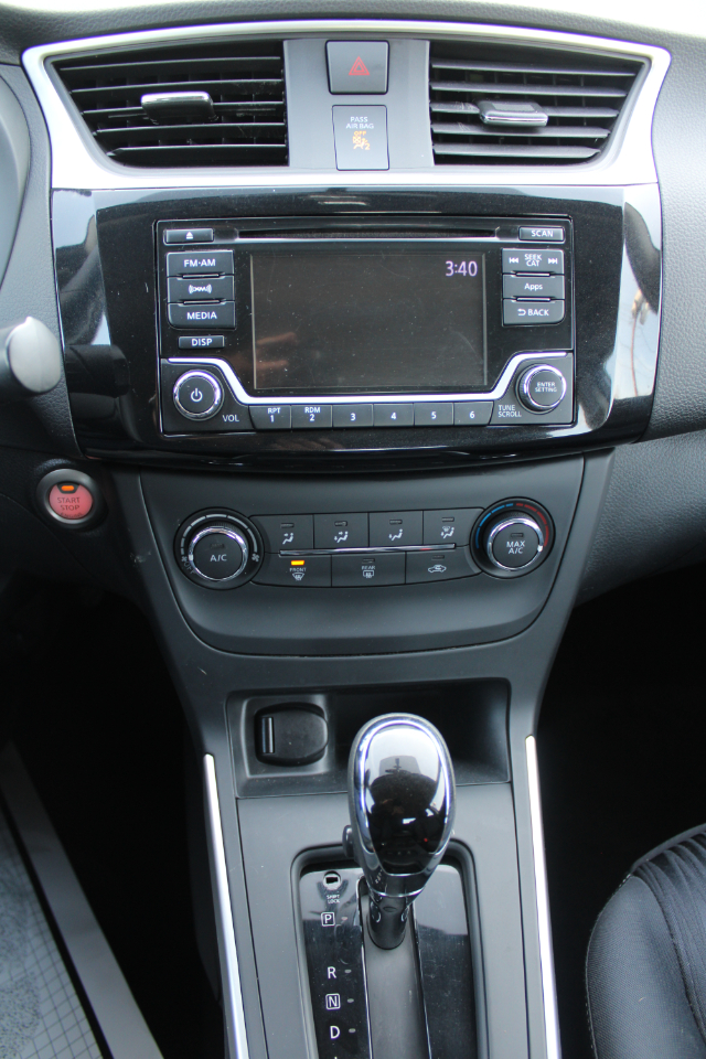 Nissan Sentra 4dr Sdn I4 CVT SV 2016