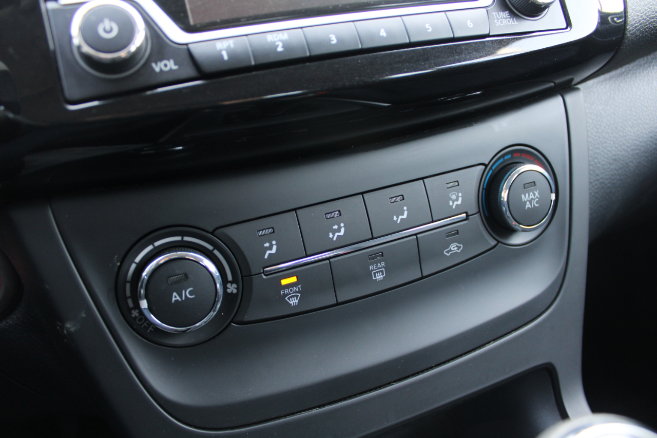 Nissan Sentra 4dr Sdn I4 CVT SV 2016