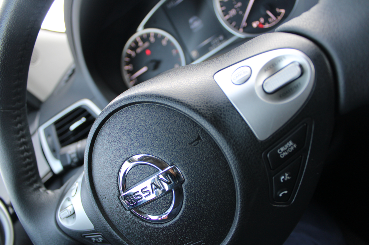 Nissan Sentra 4dr Sdn I4 CVT SV 2016