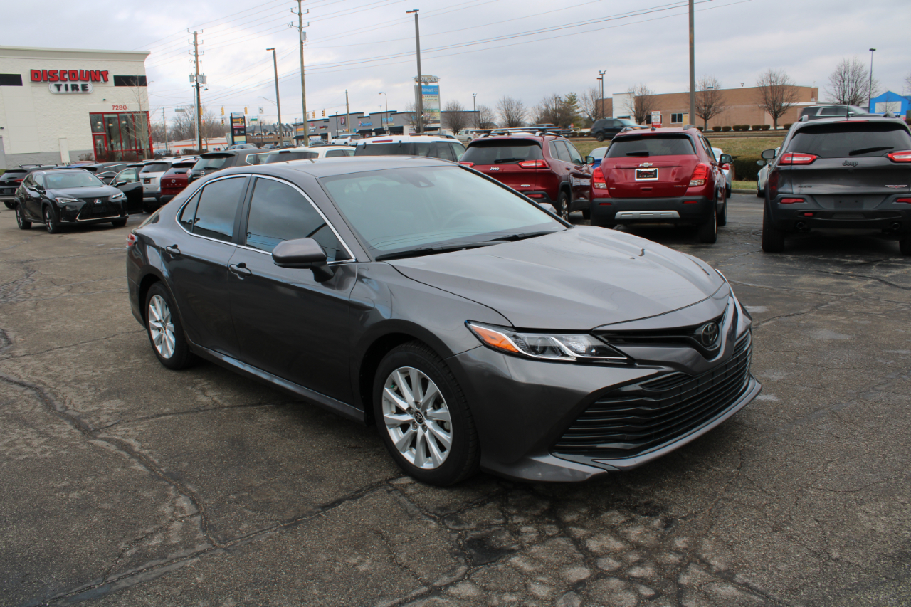 Toyota Camry LE Auto (Natl) 2020