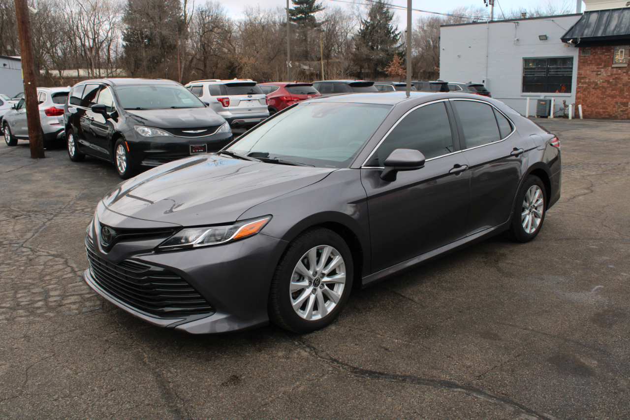 Toyota Camry LE Auto (Natl) 2020