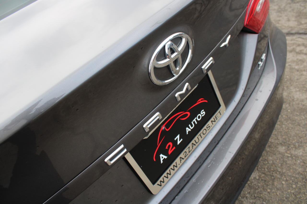 Toyota Camry LE Auto (Natl) 2020