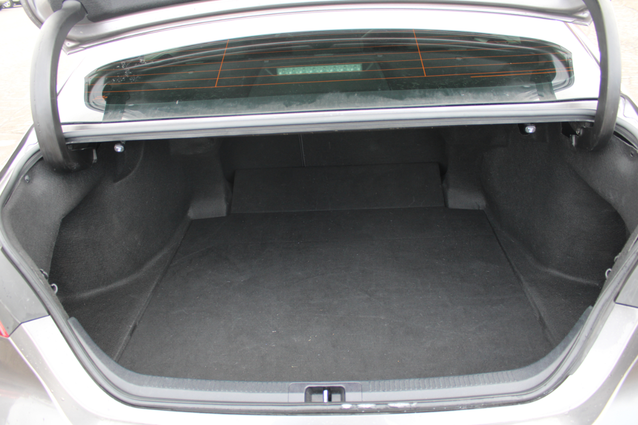 Toyota Camry LE Auto (Natl) 2020