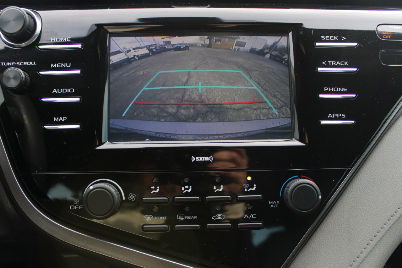 Toyota Camry LE Auto (Natl) 2020