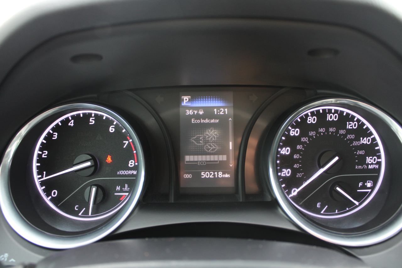 Toyota Camry LE Auto (Natl) 2020