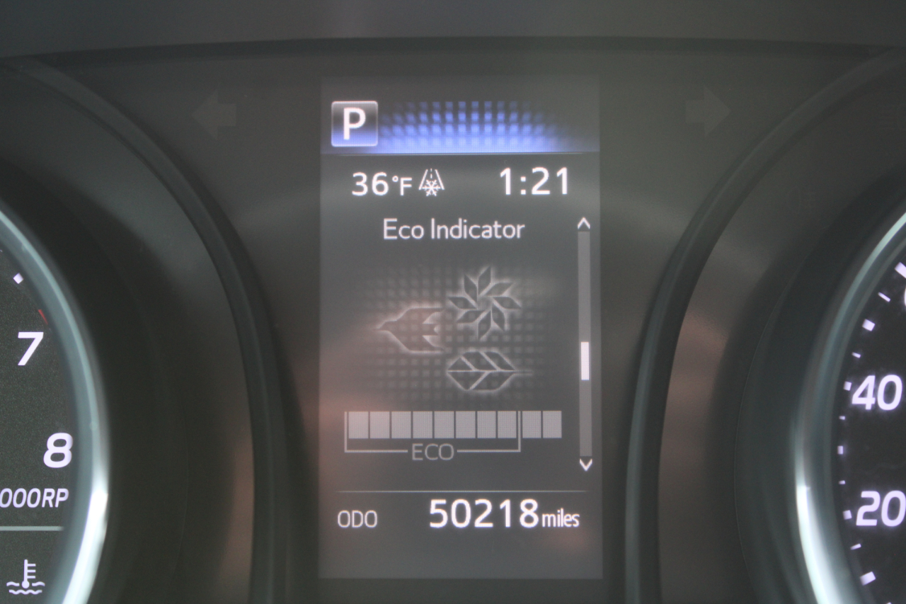 Toyota Camry LE Auto (Natl) 2020