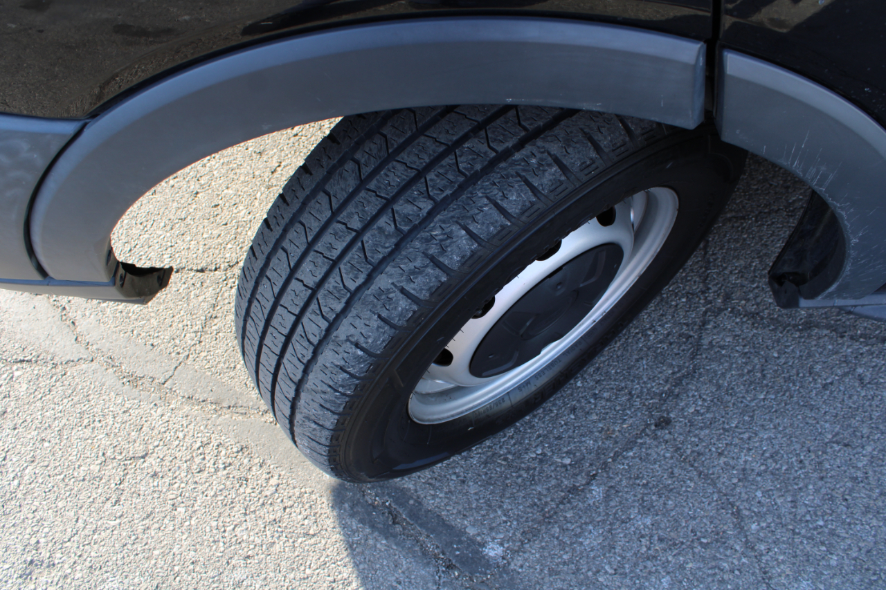 Ford Transit Passenger Wagon T-150 130" Low Roof XLT Swing-Out RH Dr 2018