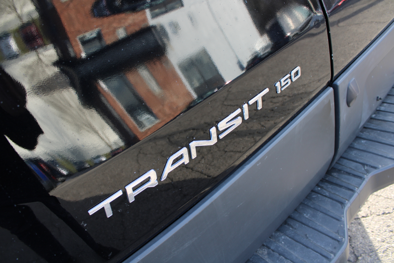 Ford Transit Passenger Wagon T-150 130" Low Roof XLT Swing-Out RH Dr 2018