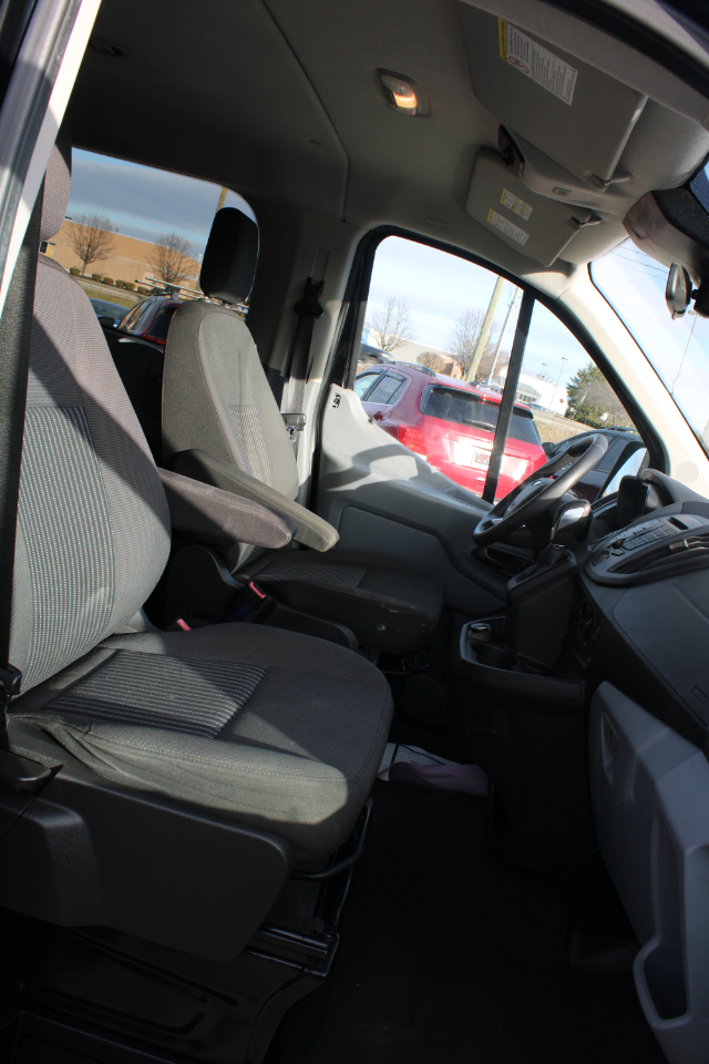 Ford Transit Passenger Wagon T-150 130" Low Roof XLT Swing-Out RH Dr 2018