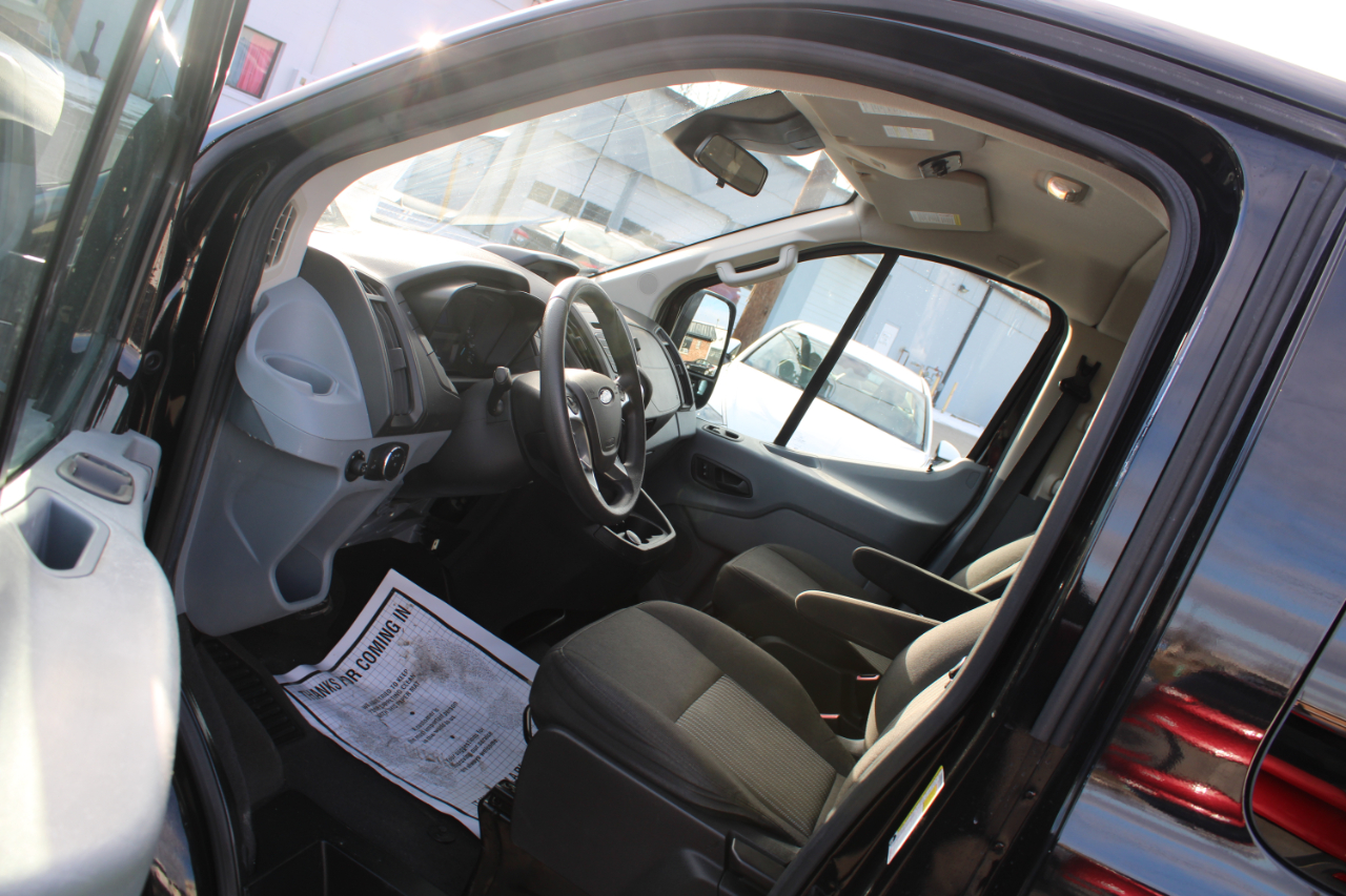 Ford Transit Passenger Wagon T-150 130" Low Roof XLT Swing-Out RH Dr 2018