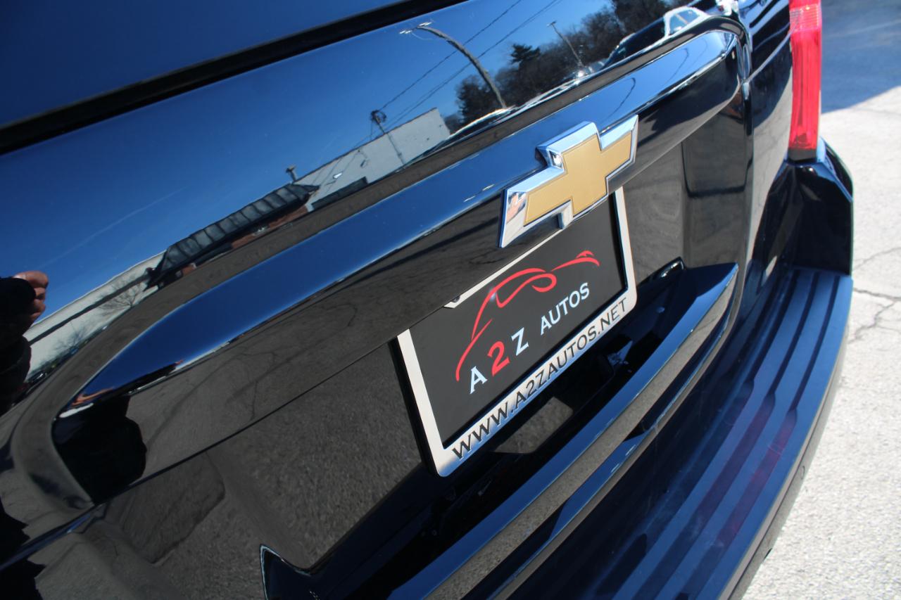 Chevrolet Suburban 4WD 4dr 1500 LT 2019