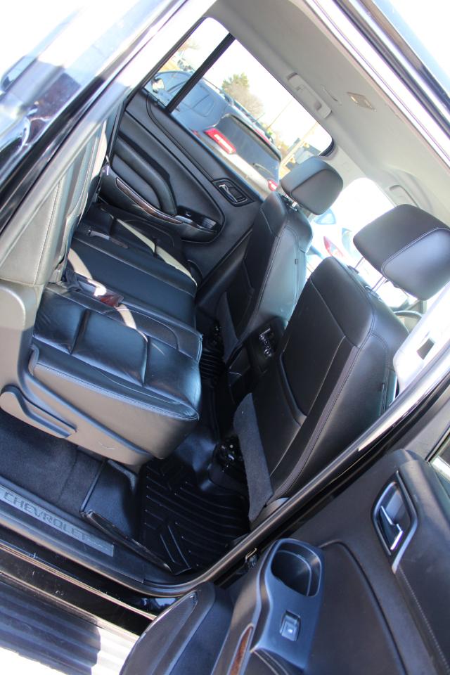 Chevrolet Suburban 4WD 4dr 1500 LT 2019