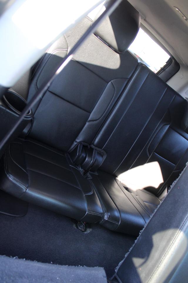 Chevrolet Suburban 4WD 4dr 1500 LT 2019