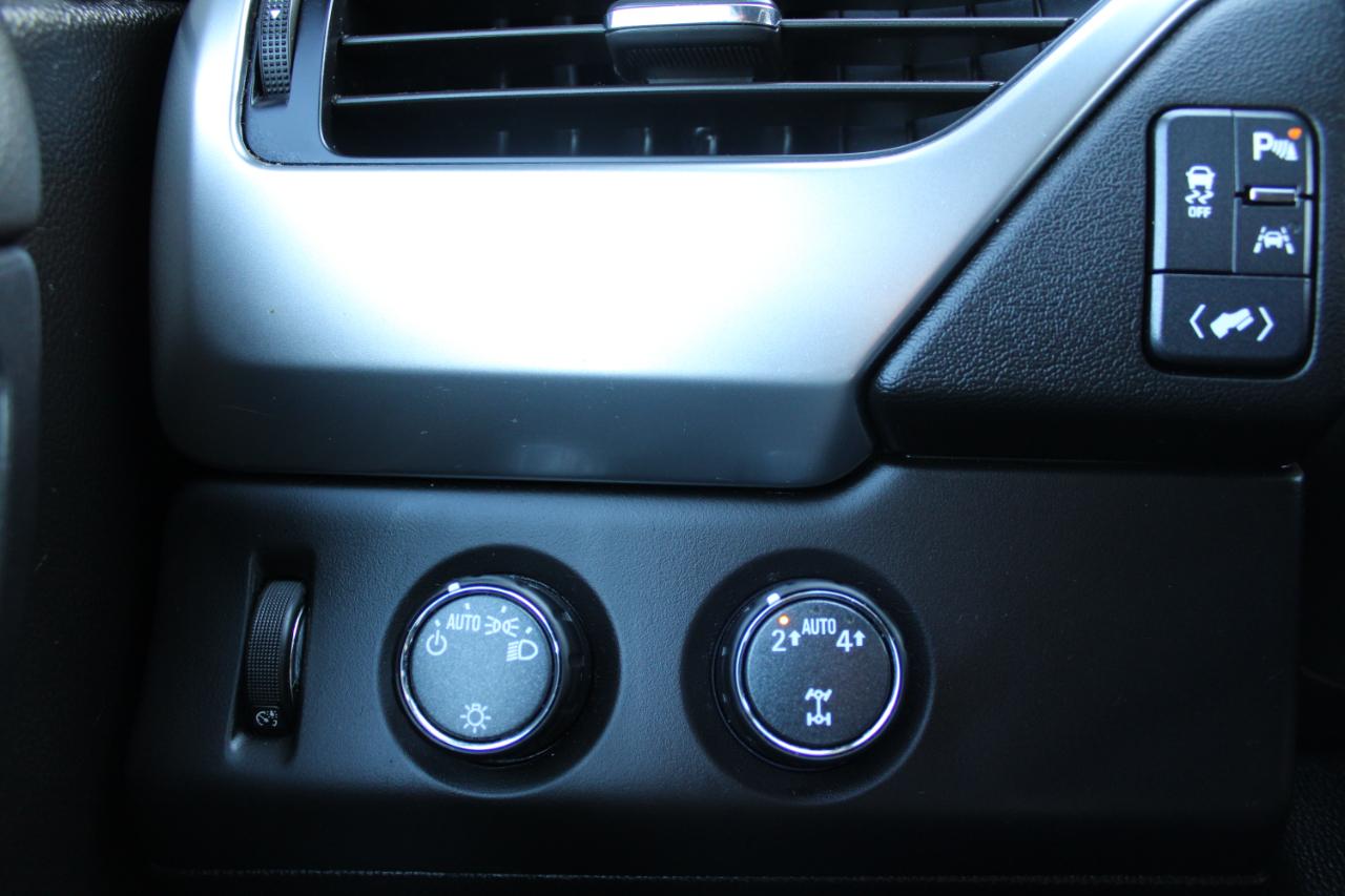 Chevrolet Suburban 4WD 4dr 1500 LT 2019