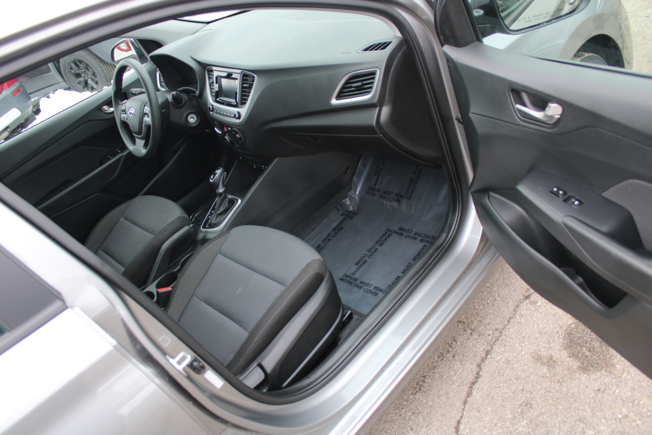 Hyundai Accent SE Sedan IVT 2021