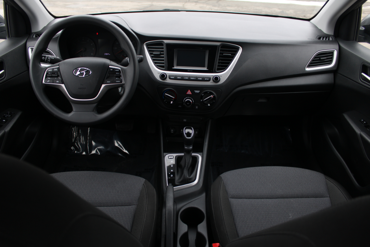 Hyundai Accent SE Sedan IVT 2021