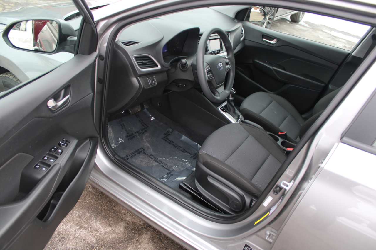 Hyundai Accent SE Sedan IVT 2021