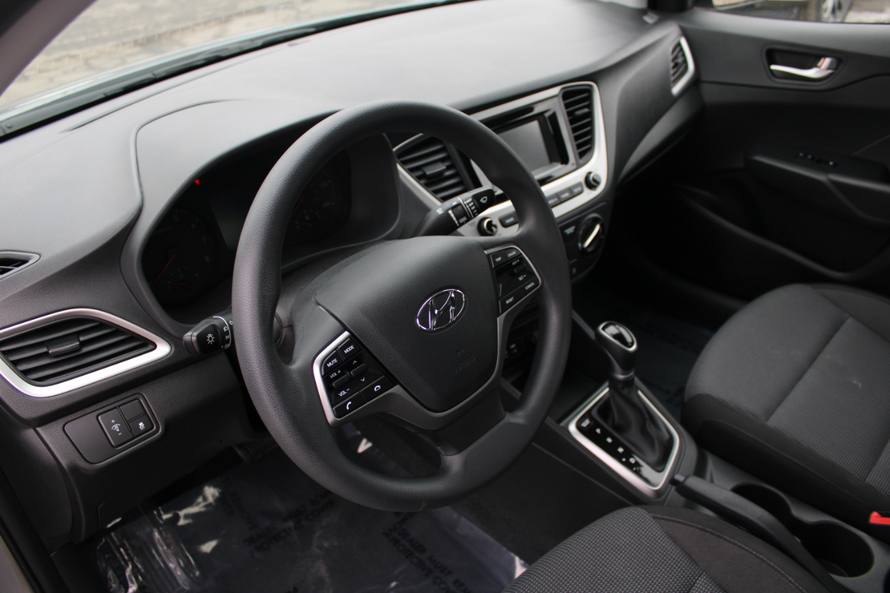 Hyundai Accent SE Sedan IVT 2021