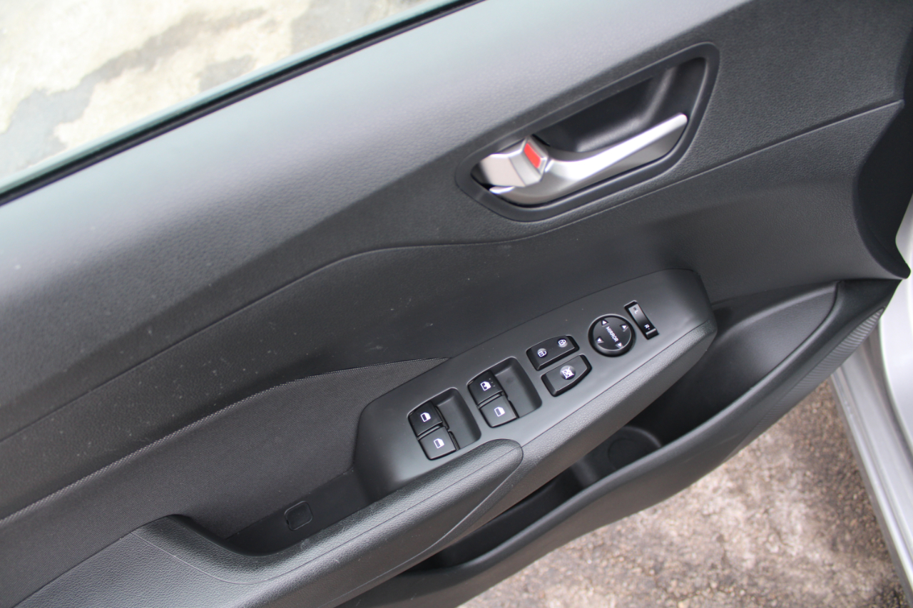 Hyundai Accent SE Sedan IVT 2021