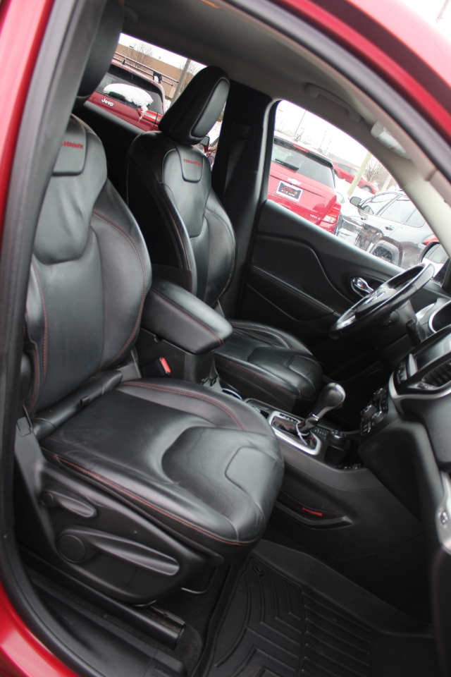 Jeep Cherokee 4WD 4dr Trailhawk 2015