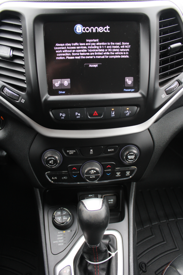 Jeep Cherokee 4WD 4dr Trailhawk 2015