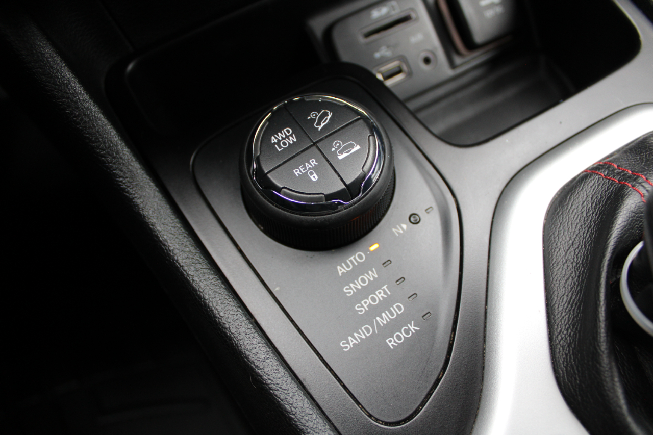 Jeep Cherokee 4WD 4dr Trailhawk 2015