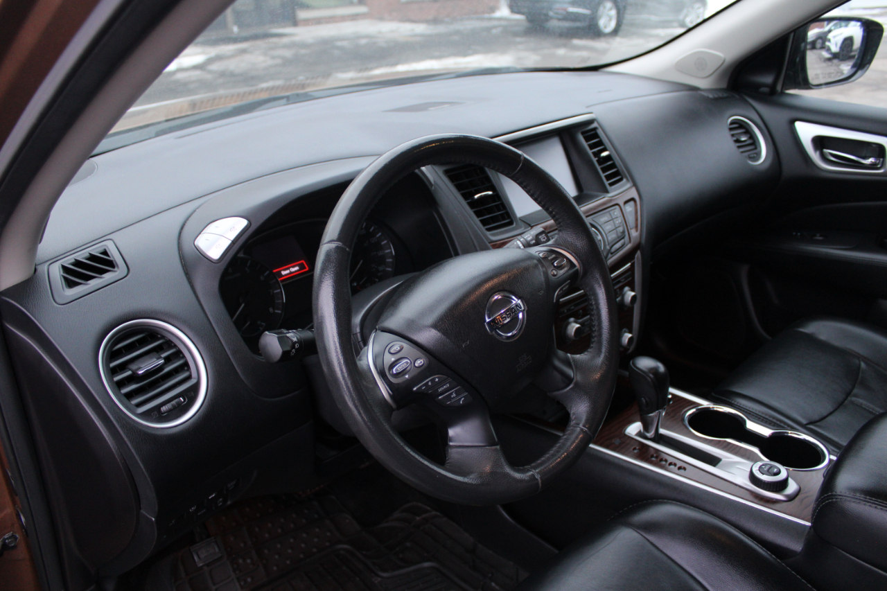 Nissan Pathfinder 4x4 Platinum 2017