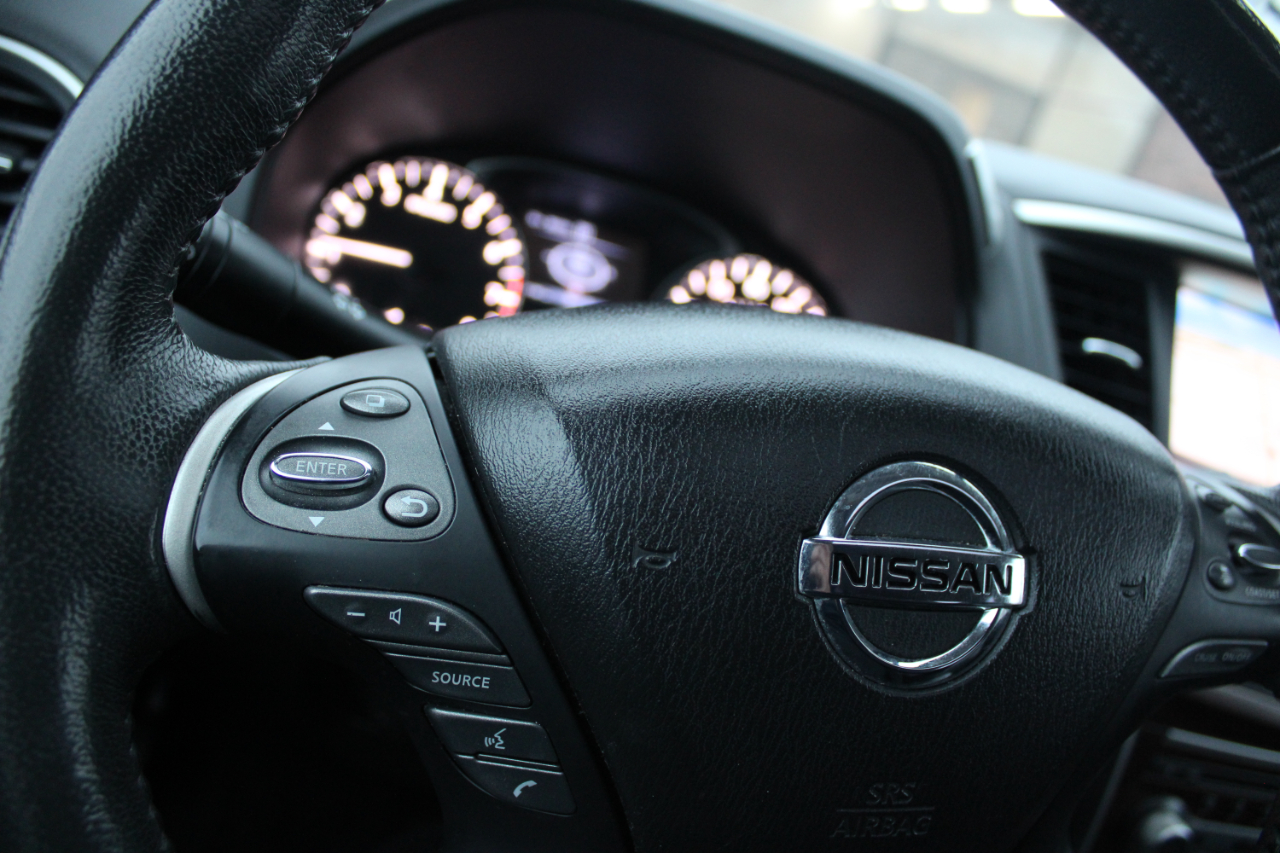 Nissan Pathfinder 4x4 Platinum 2017