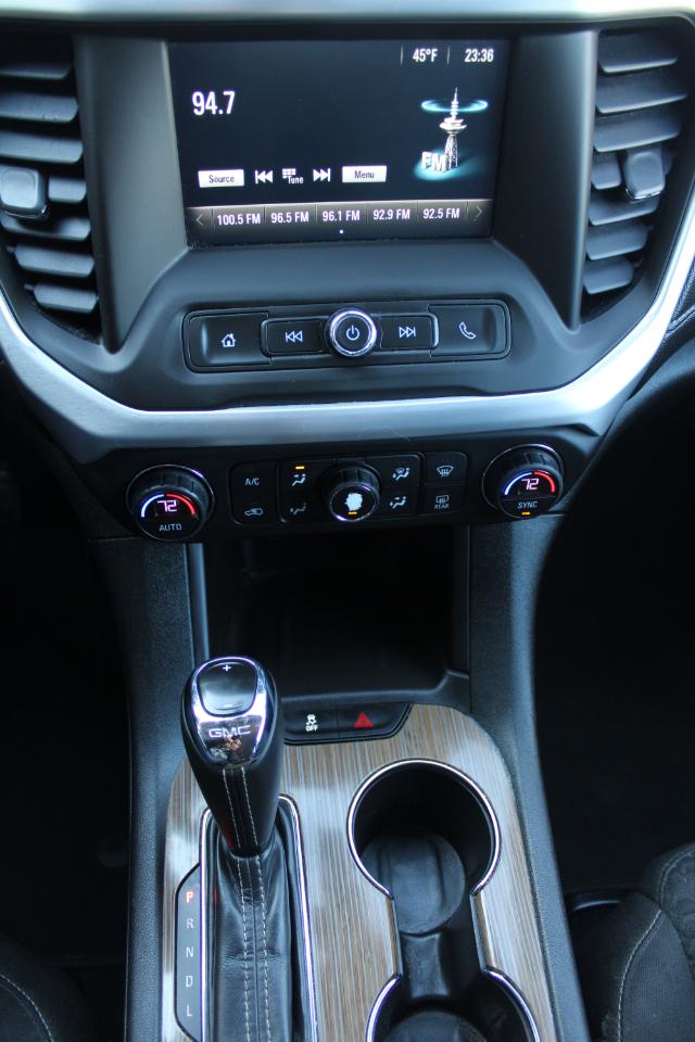 GMC Acadia FWD 4dr SLE w/SLE-1 2017