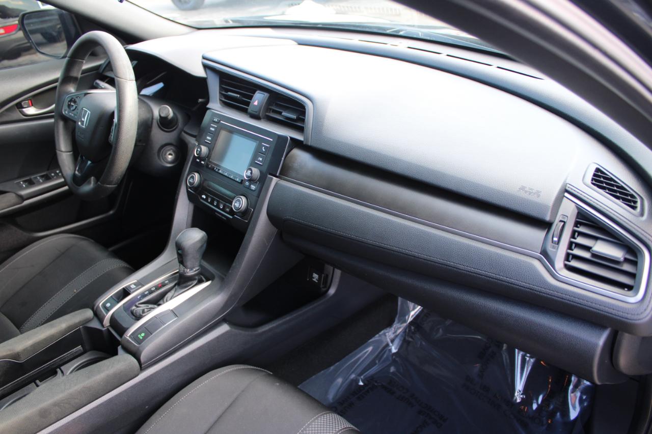 Honda Civic Hatchback LX CVT 2020