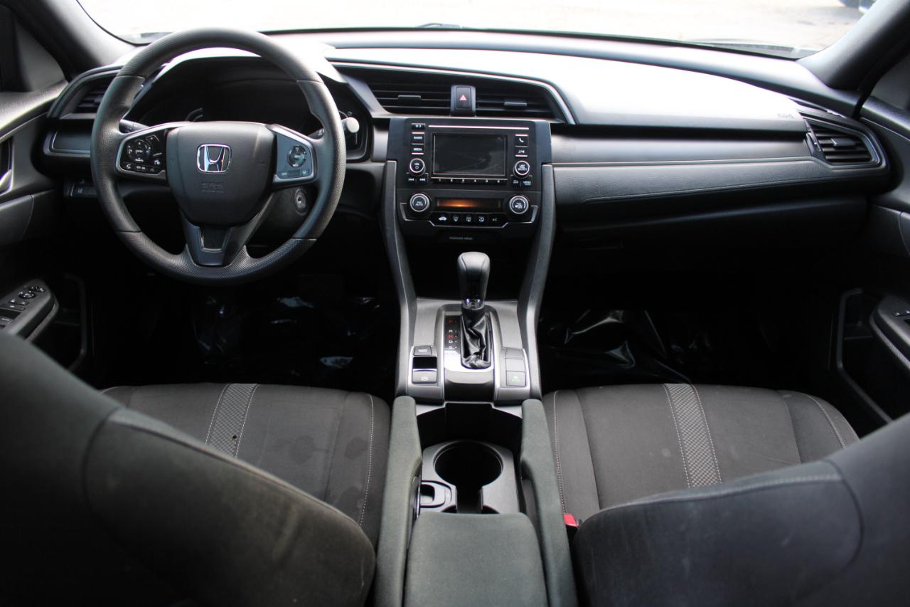 Honda Civic Hatchback LX CVT 2020