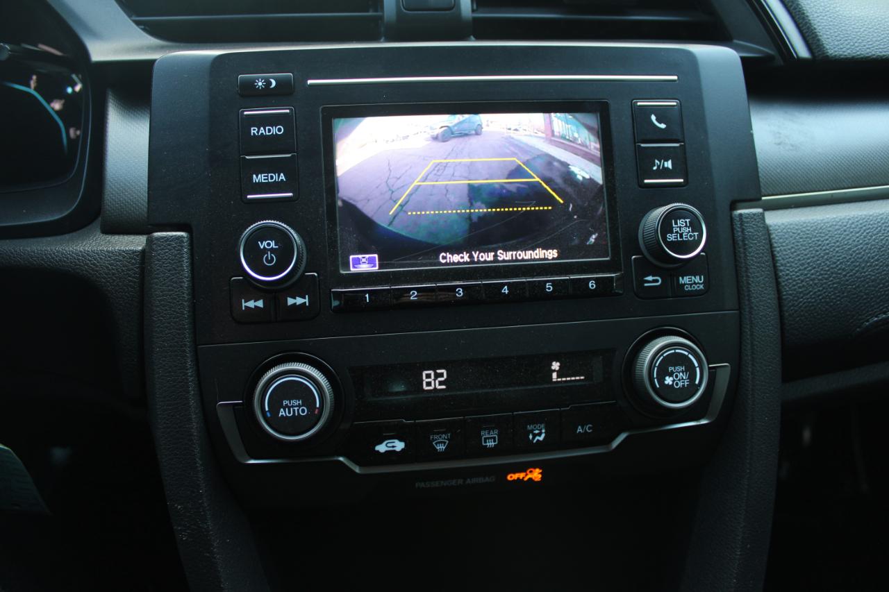 Honda Civic Hatchback LX CVT 2020