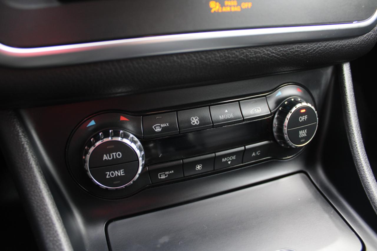 Mercedes-Benz CLA-Class 4dr Sdn CLA 250 FWD 2014