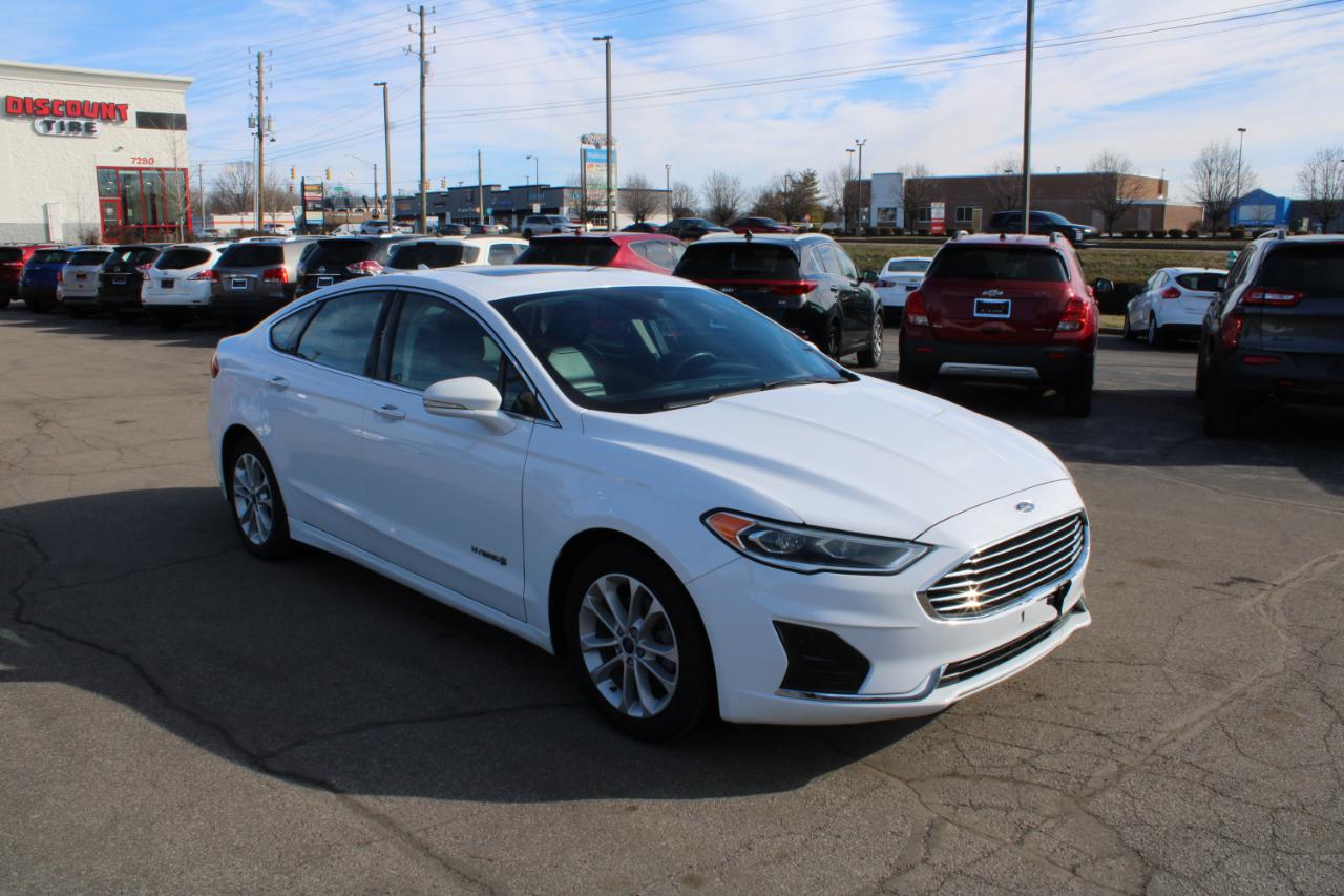 Ford Fusion Hybrid SEL FWD 2019