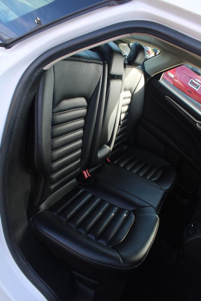 Ford Fusion Hybrid SEL FWD 2019