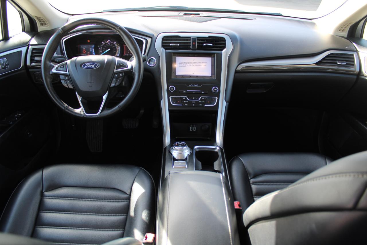 Ford Fusion Hybrid SEL FWD 2019