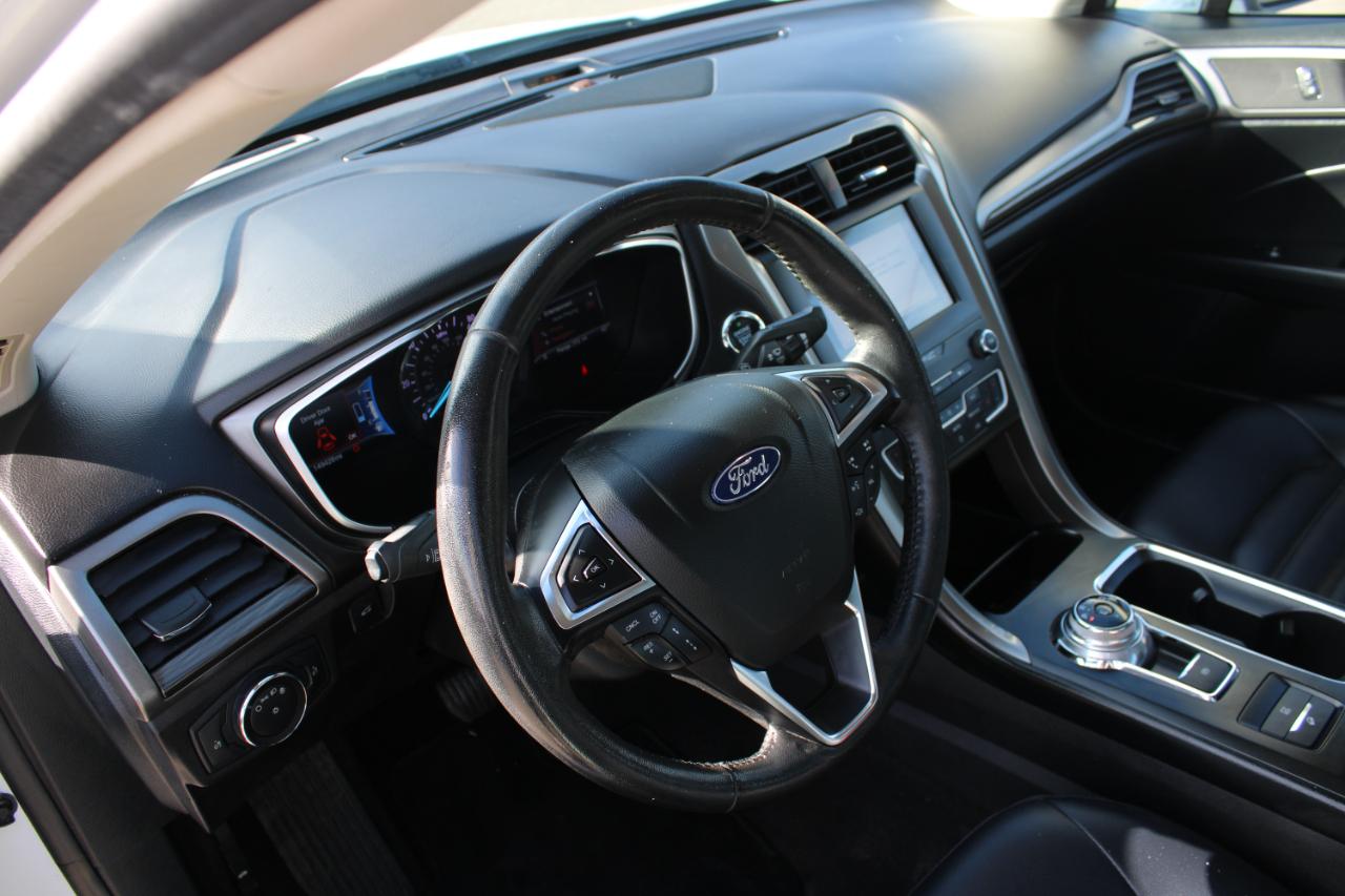 Ford Fusion Hybrid SEL FWD 2019