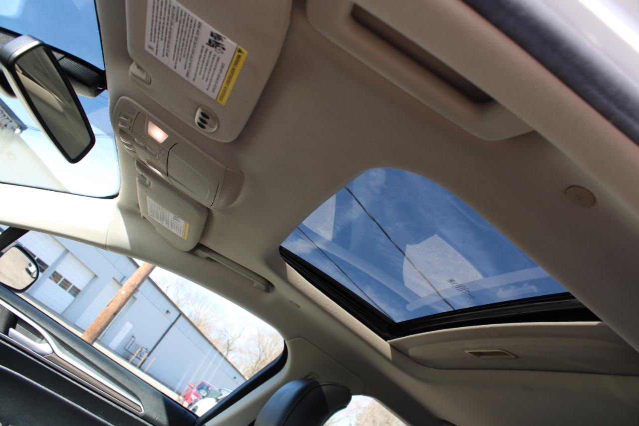 Ford Fusion Hybrid SEL FWD 2019