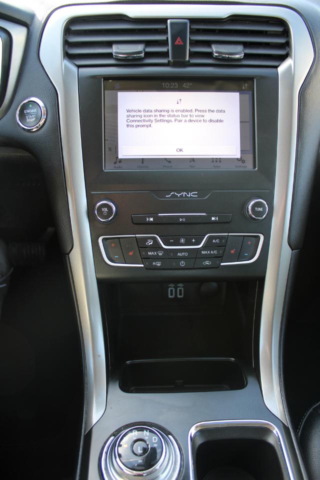 Ford Fusion Hybrid SEL FWD 2019